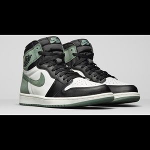 Never Worn Mens Jordan 1 High Clay Green
